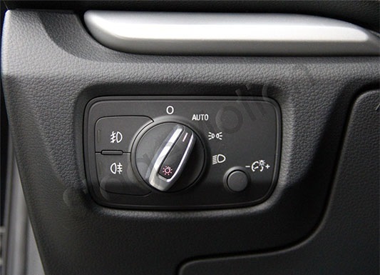 Conmutador de luces con función &quot;AUTO&quot; para Audi A3 8V
