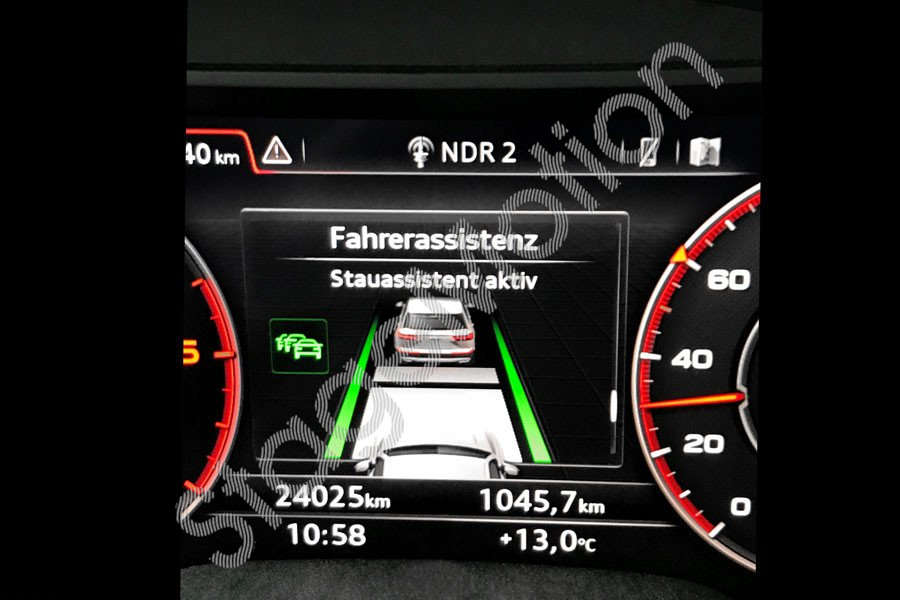 Asistencia de carril activa, incluida la asistencia en caso de atascos, para el Audi Q7 4M